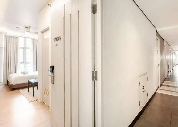 Modern Cosy In Makati - The Linear