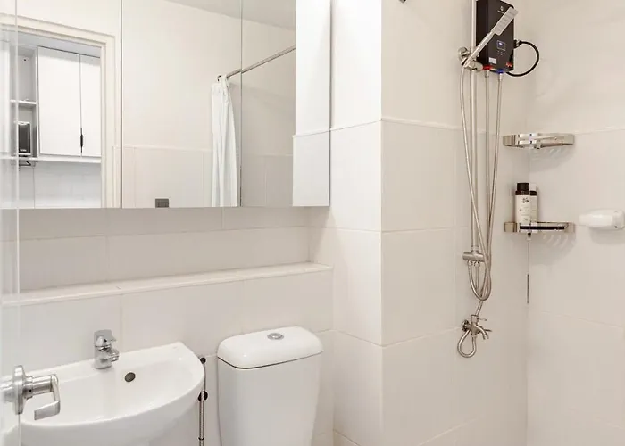 Modern Cosy In Makati - The Linear *