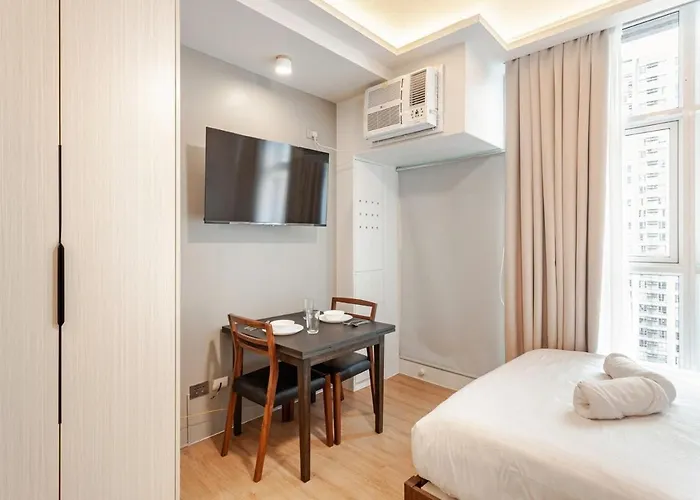 Modern Cosy In Makati - The Linear Manila