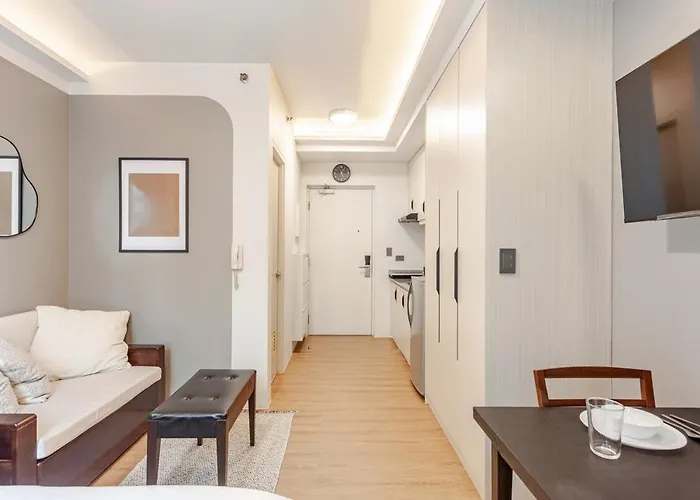 Modern Cosy In Makati - The Linear Apartment Manila